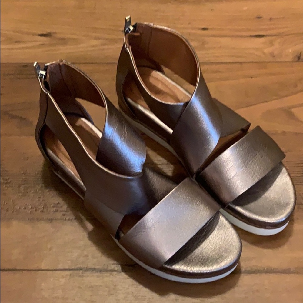 Bussola sandals